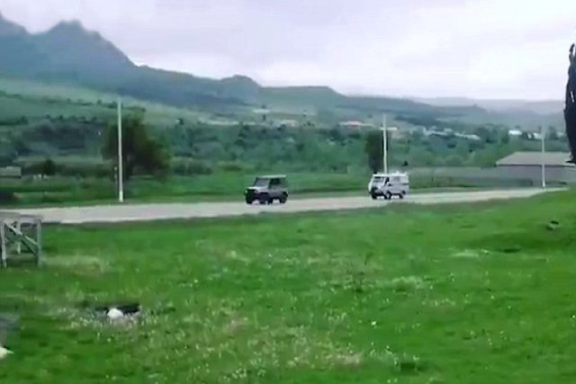 Vídeo mostra policiais perseguindo 4x4 na Rússia