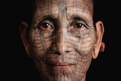 O fim da tradição das tatuagens faciais de uma etnia de Myanmar