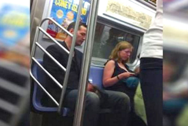 Ator famoso flagrado em ato de gentileza no metrô