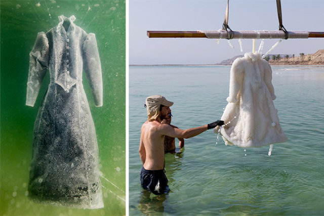 Artista submerge vestido no Mar Morto e retira um bonito cristal de sal