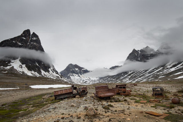 Fotos incrivelmente belas de lixo enferrujado da Segunda Guerra Mundial na Groenlândia