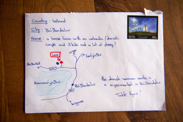 Carta de agradecimento com mapa desenhado à mão é entregue ao destinatário