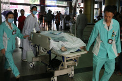 Chinês foi assitir parto da esposa e saiu do hospital operado de hemorroida