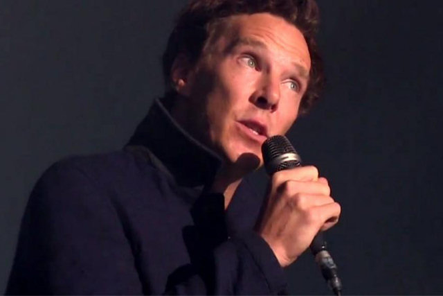 Benedict Cumberbatch junta-se ao Pink Floyd no palco para cantar ?Comfortably Numb?