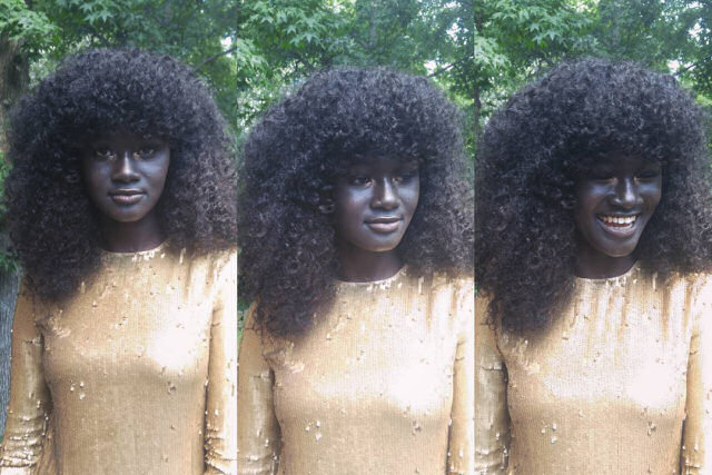 ?Deusa da Melanina? senegalesa conquista a Internet com o seu tom de pele incrivelmente escuro