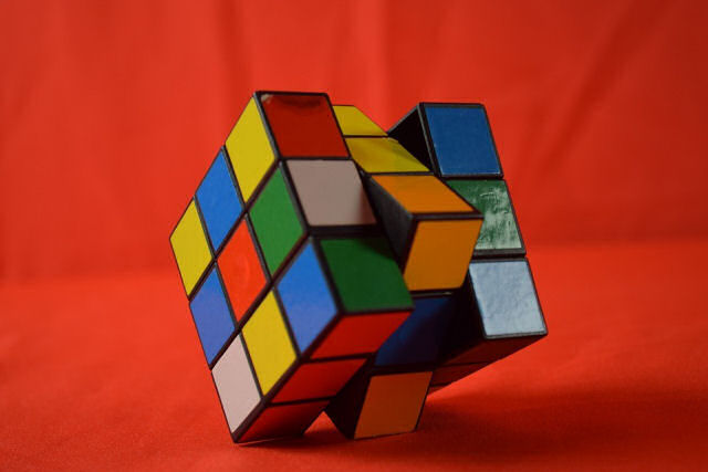 4,74 segundos: novo recorde mundial de resolução do cubo de Rubik