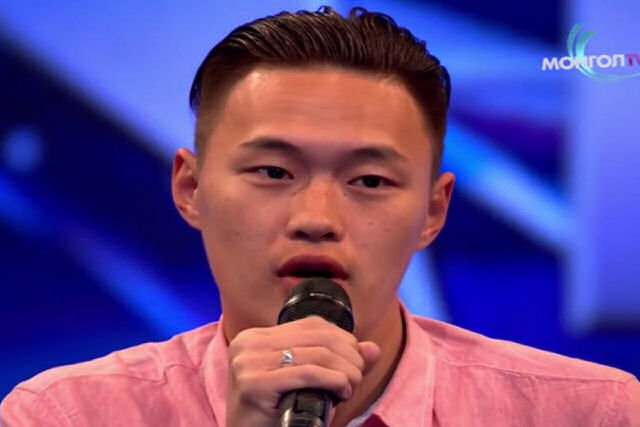Asiático surpreende ao cantar música country no Mongolia's Got Talent de forma irrepreensível