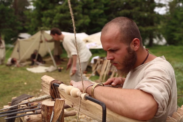 Carpintaria viking de baixa tecnologia