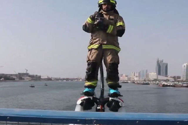 Dubai lança sistema de flyboard para combater incêndios do ar