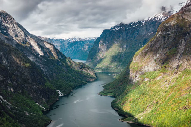 Soberbo time-lapse das estaes da Noruega