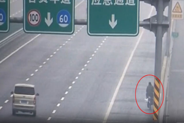Chinês descobre que pedalou durante um mês no sentido errado