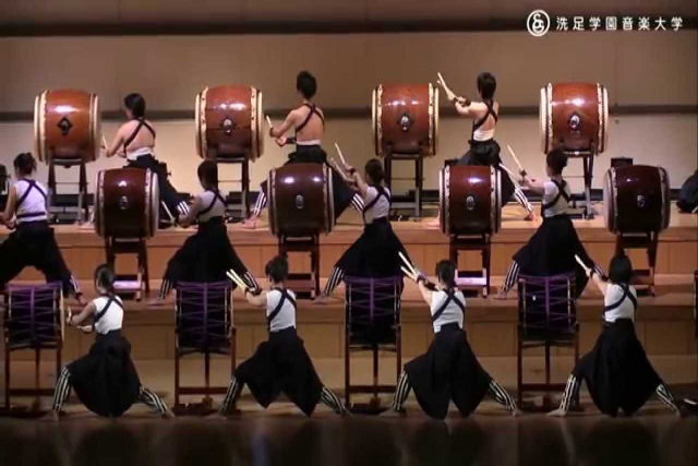 A incrível apresentação de um grupo de percussão japonês