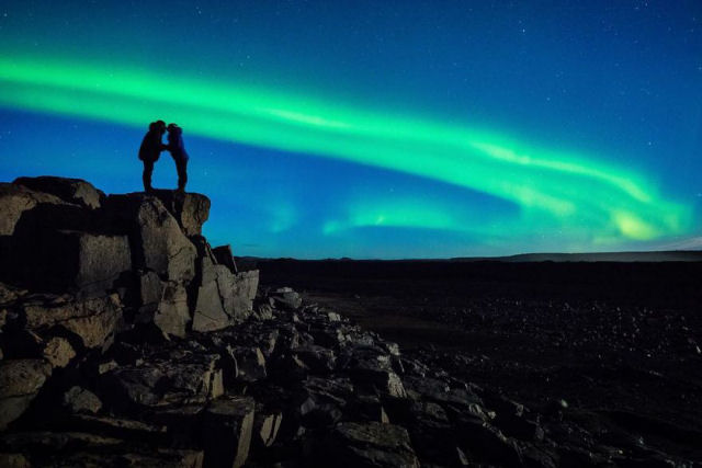 As impressionantes fotos de um pedido de casamento sob a Aurora Boreal