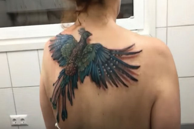 Uma incrível tatuagem que se move