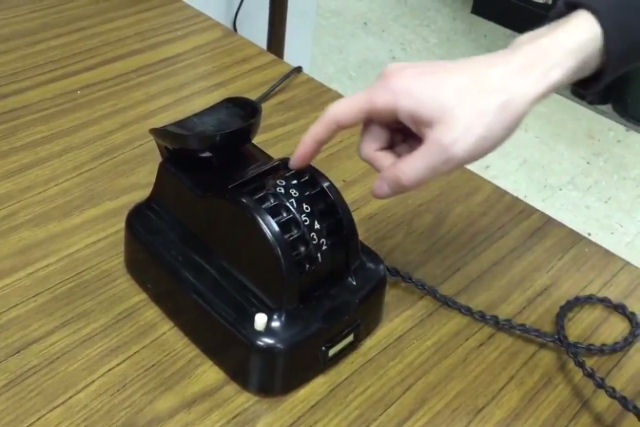 Trommelwähler, um telefone antigo com um mecanismo de discagem vertical