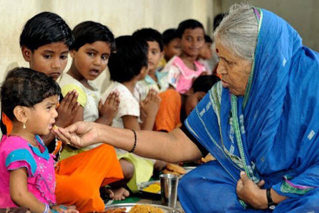 Mãe dos órfãos da Índia criou mais de 1.400 crianças abandonadas