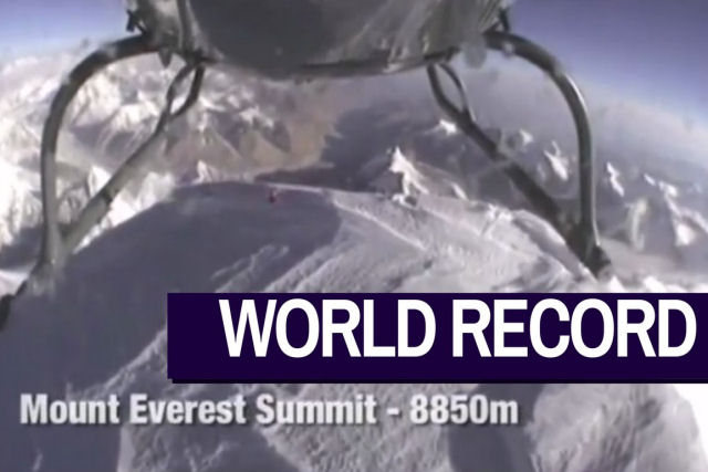 O helicóptero que pousou no cume do Everest a 8.850 metros de altitude