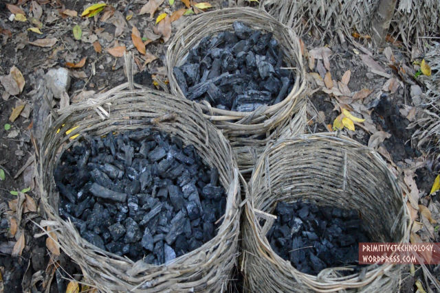Fazendo um forno para carbonização de carvão usando apenas tecnologia primitiva