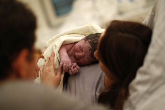 Centro de Prevenções adverte que comer placenta após dar a luz pode causar dano aos bebês