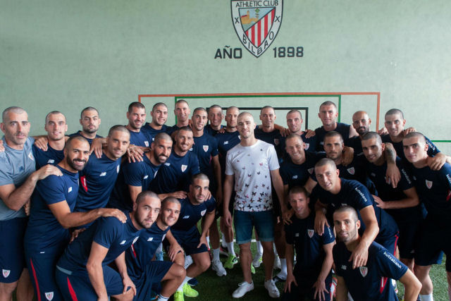 O comovente gesto do time do Athletic Bilbao com um colega com câncer
