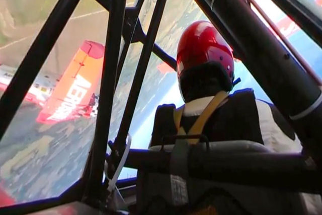 Este passeio em 360º a bordo de um avião acrobático é o mais parecido a voar que verá hoje