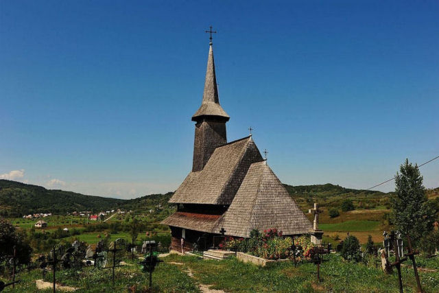 Marcos da marcenaria: as imponentes igrejas de madeira de Maramures