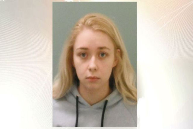 Garota de 21 anos controlou a vida do ex-namorado por dois anos, fingindo que era da polícia