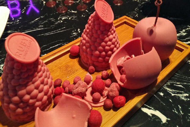 Companhia suíça cria o primeiro chocolate naturalmente rosa