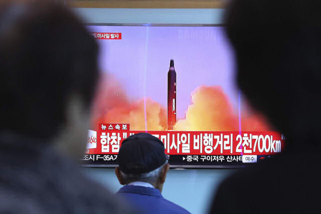 A Coreia do Norte acaba de disparar um míssil sobre o Japão, alertando a toda a nação