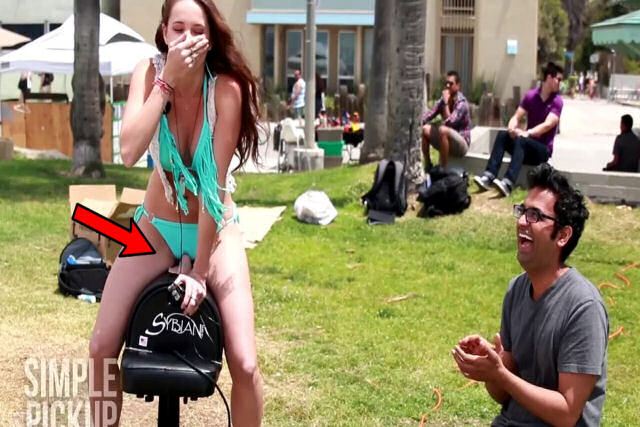 Youtubers pedem que moças montem uma máquina massageadora em público para a caridade