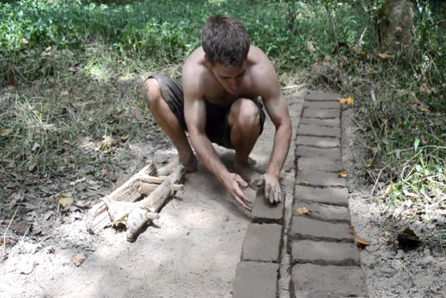 Como fazer tijolos com barro utilizando apenas tecnologia primitiva