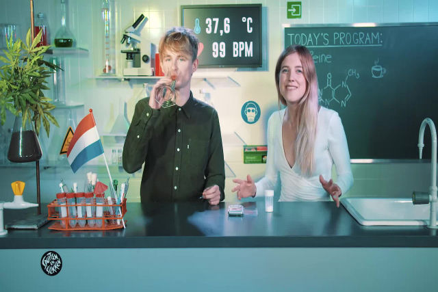 Três youtubers provam todo tipo de drogas em um polêmico canal apoiado pelo governo holandês