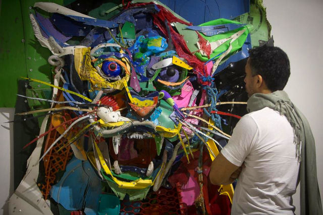«Attero», uma exibição gigante de conjuntos de animais construídos com lixo