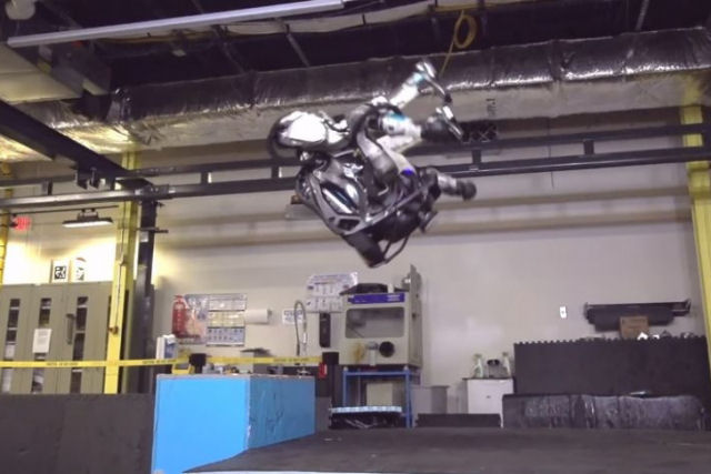 Rob Atlas da Boston Dynamics ressurge muito mais esperto: j consegue dar saltos mortais