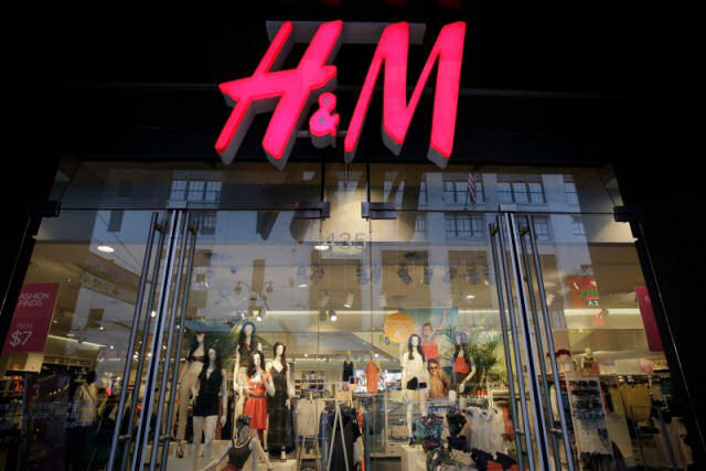 Suécia começa a queimar roupa da H&M como alternativa ao carvão