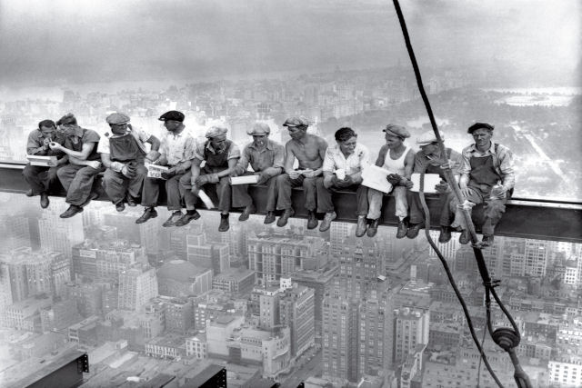 Como foi feita a icônica foto dos 11 trabalhadores dependurados a 240 metros de altura