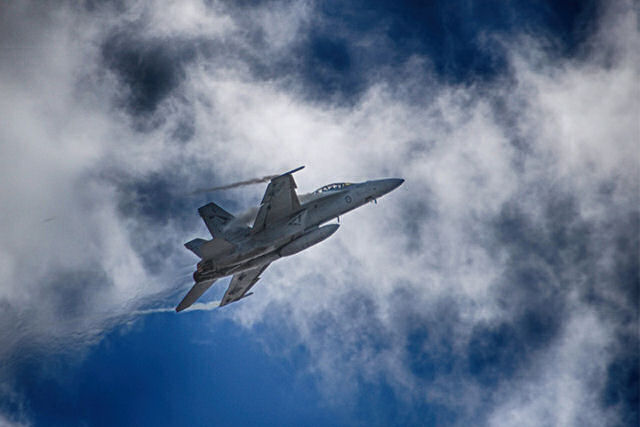 O vídeo do Pentágono do encontro de um caça F18 com um OVNI