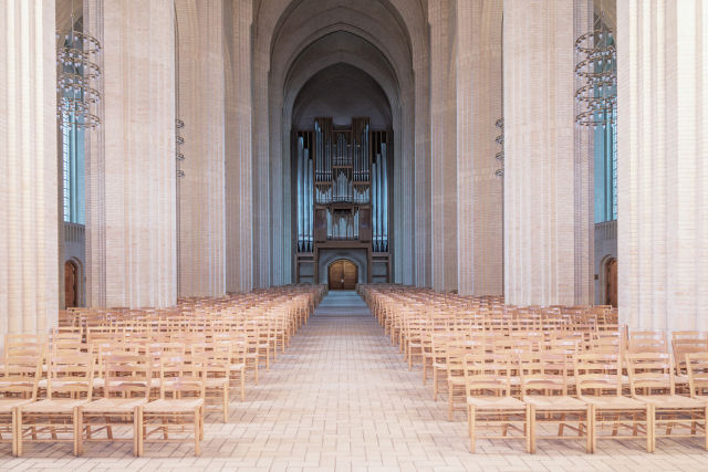 Fotos espetaculares da rara Igreja Expressionista de Copenhague