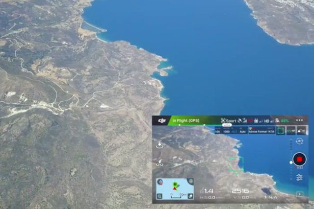 Um drone subindo até 2.500 metros de altitude e voltando a baixar graciosamente