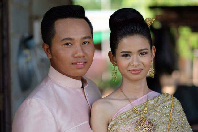 Noiva tailandesa com maquiagem horrorosa ganha nova sessão de fotos de um famoso fotógrafo gentil