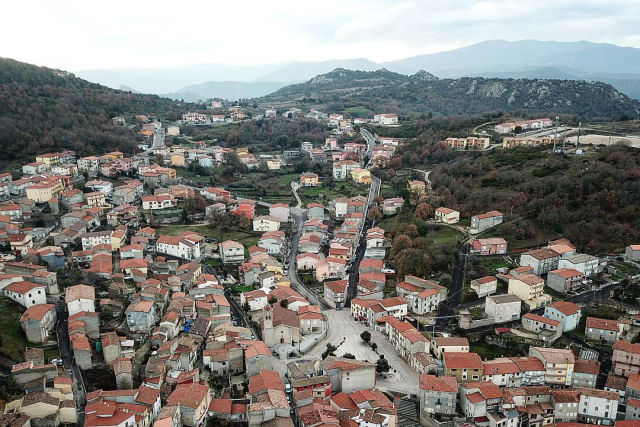 Bela vila italiana est vendendo suas casas histricas por apenas 4 reais
