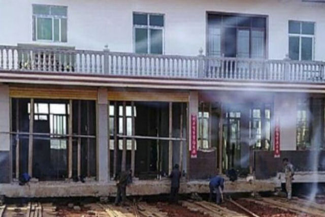 Chins move casa de 3 andares por 40 metros para evitar a demolio e ainda sai no lucro