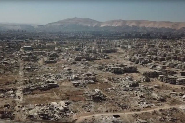 Veja,  vista de drone, como ficou uma importante rodovia sria sem rebeldes depois de sete anos de bloqueio