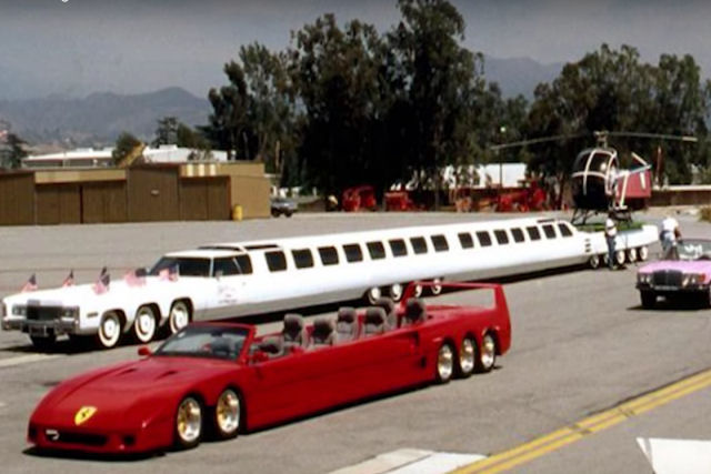 O carro mais longo do mundo tem uma jacuzzi e um heliporto