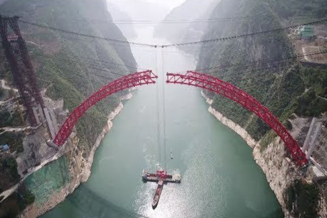 A construo da ponte em arco mais longa do mundo
