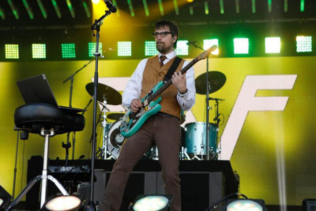 F convence o Weezer a tocar frica atravs de uma inteligente campanha no Twitter