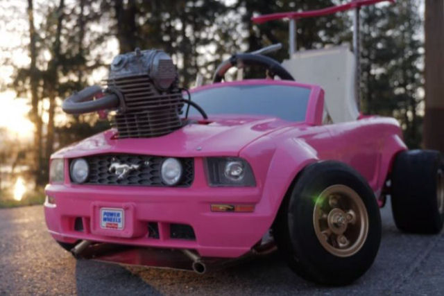 Barbie Go Kart, o carrinho da Barbie mais veloz do mundo