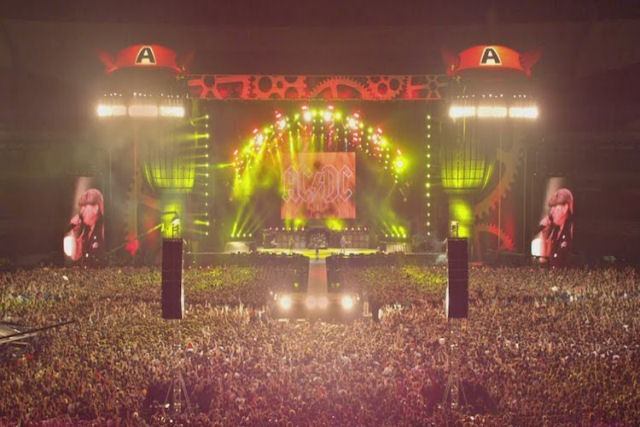 Imagens Incrivelmente vvidas do AC / DC tocando Highway to Hell para uma multido na Argentina