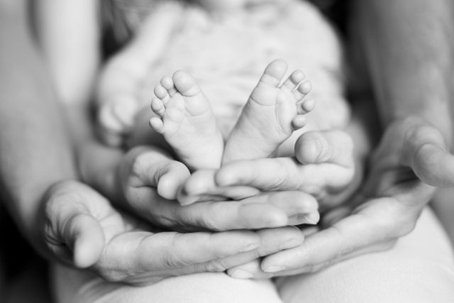 Imagens incrveis revelam o que pode acontecer com a cabea de um beb durante o parto