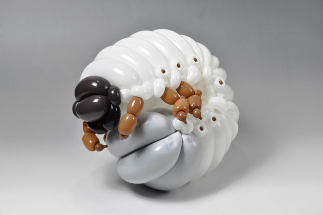 As incrveis esculturas com bales de um artista japons